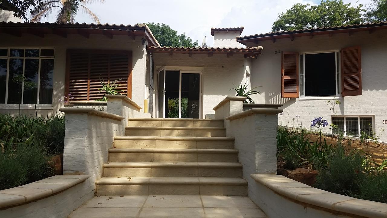 Amberhall Guesthouse Johannesburg Bagian luar foto
